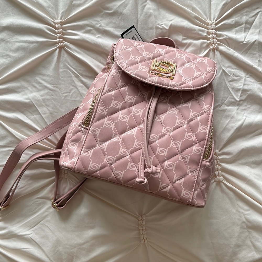 BRAND NEW NEVER USED BEBE medium bag pack